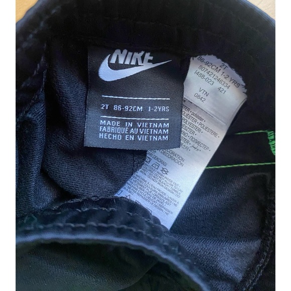 🚩SALE🚩Nike Toddler Black and Green Joggers Size 2T - Picture 3 of 3